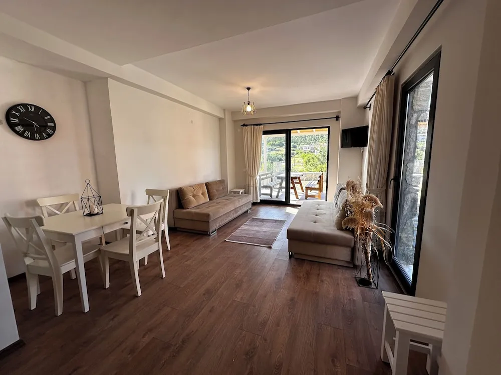Family Villa, 2 Yatak Odası, Mutfak, Bahçeli