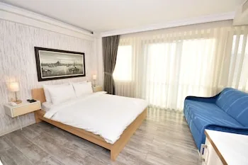 Elanaz Hotel