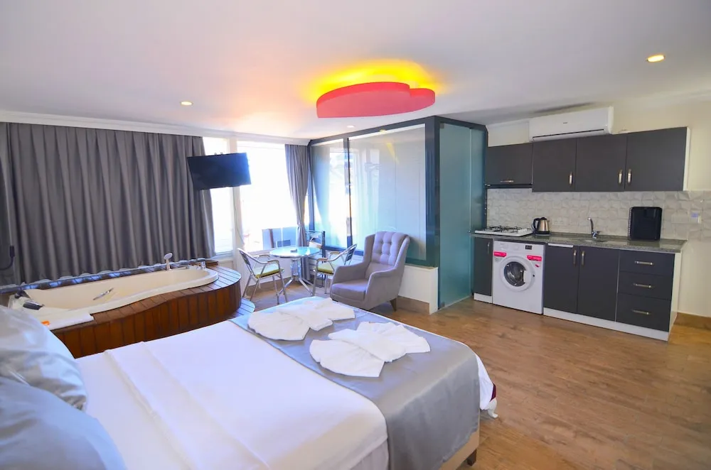 Romantic Stüdyo Süit, 1 Yatak Odası, Sıcak Su Küveti, Deniz Manzaralı