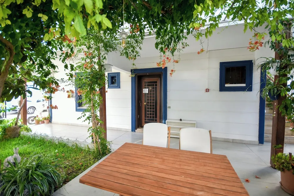 Classic Apartment, 1 Bedroom, Garden Area
