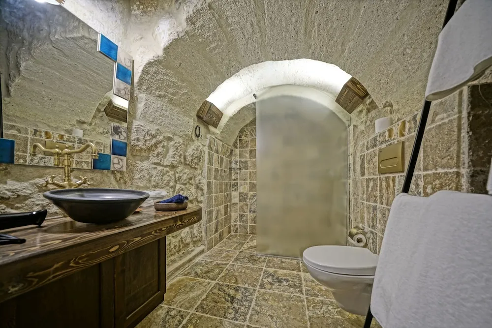 Deluxe Dört Kişilik Oda, Küvet (Cave)