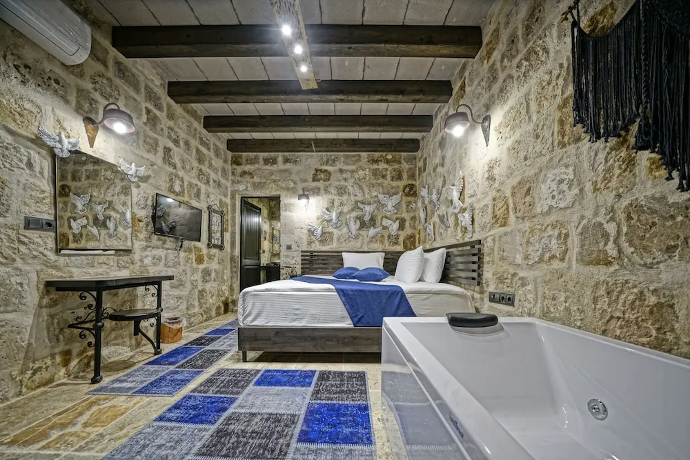 Deluxe Tek Büyük Yataklı Oda, Küvet (Balcony)