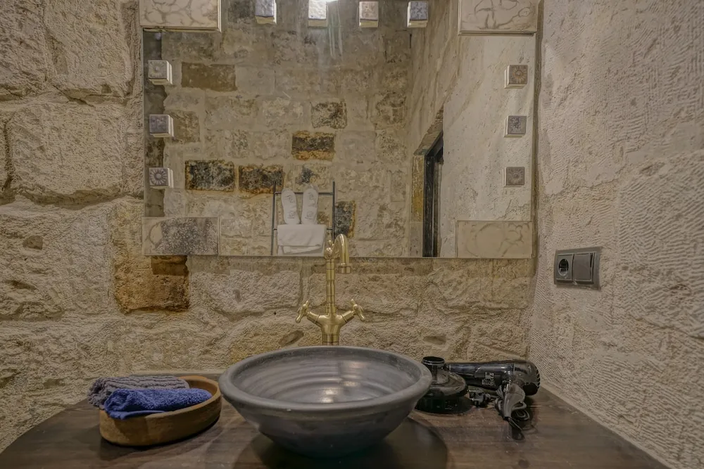 Deluxe Tek Büyük Yataklı Oda, Küvet (Balcony)