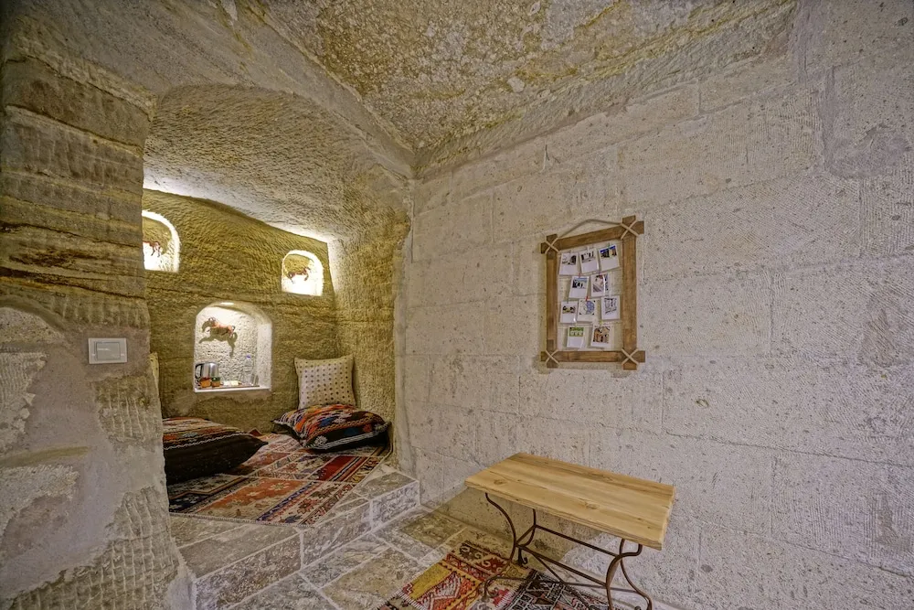 Deluxe Tek Büyük Yataklı Oda (Cave)