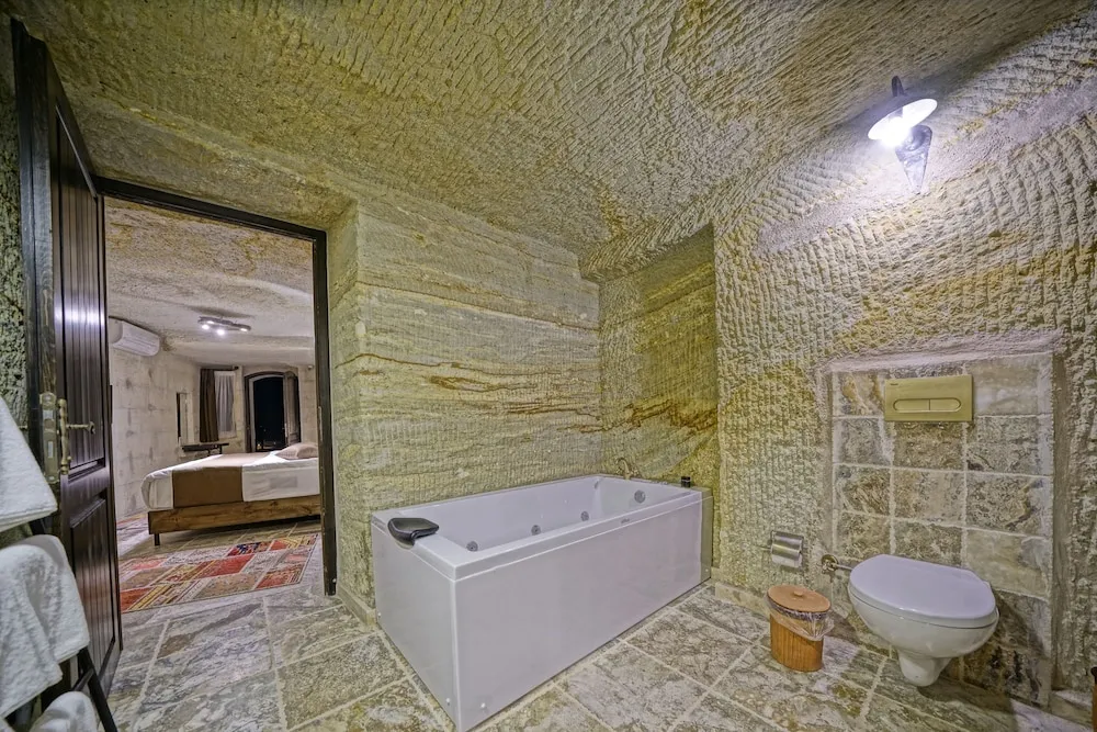 Deluxe Tek Büyük Yataklı Oda (Cave)