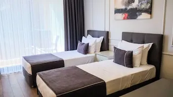 My Way Deluxe Hotel