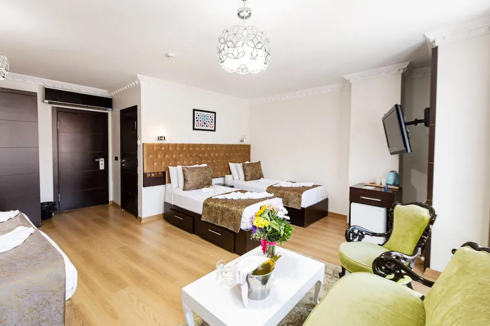 Deluxe Dört Kişilik Oda