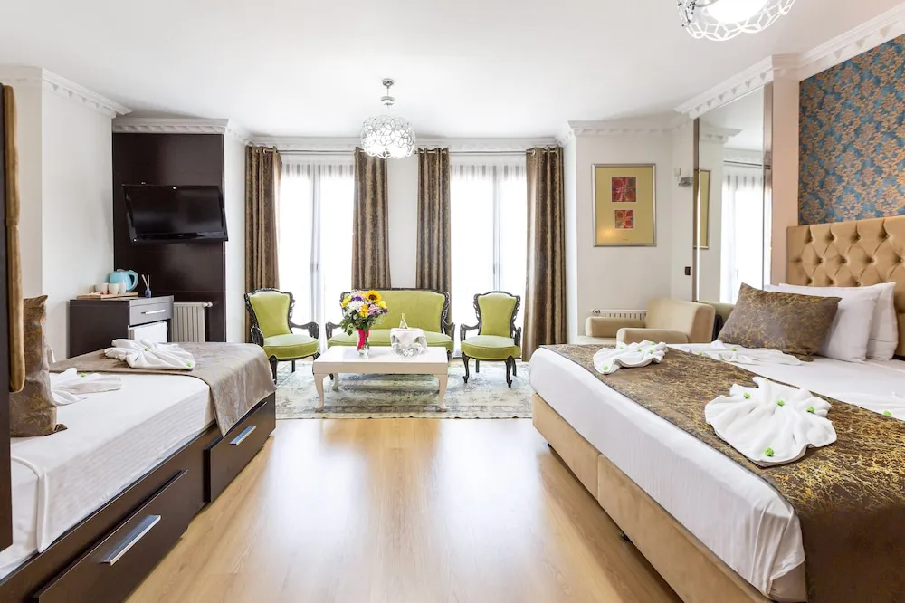 Deluxe Dört Kişilik Oda