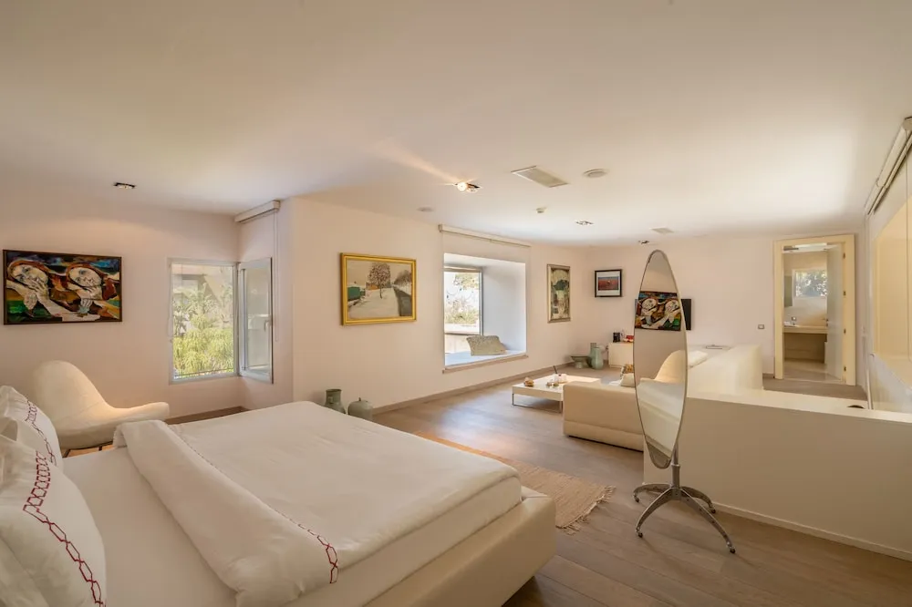 Tek Büyük Yataklı Oda