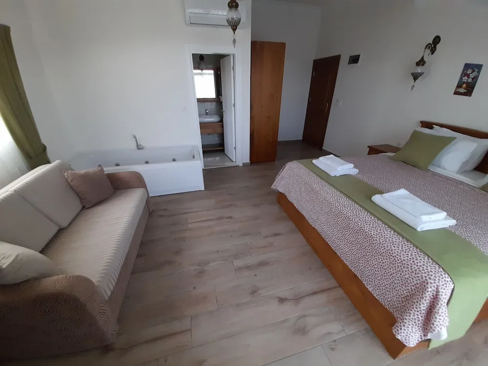 Luxury Tek Büyük Yataklı Oda