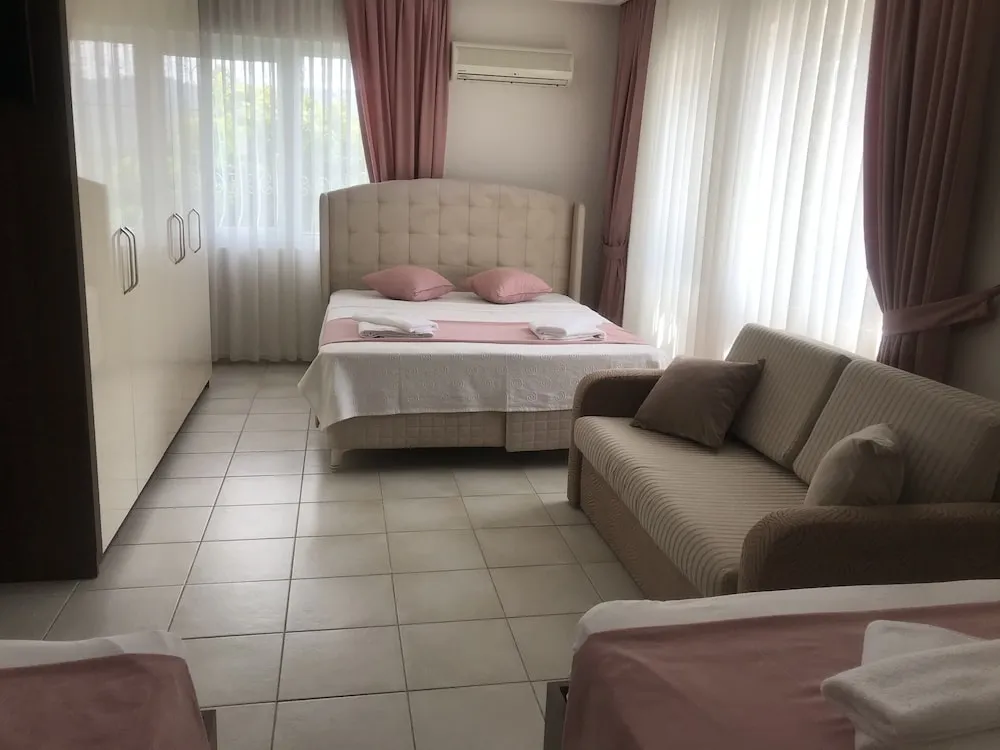 Deluxe Dört Kişilik Oda