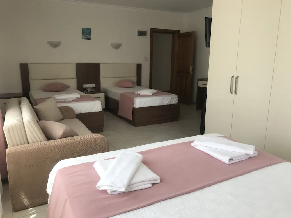 Deluxe Dört Kişilik Oda