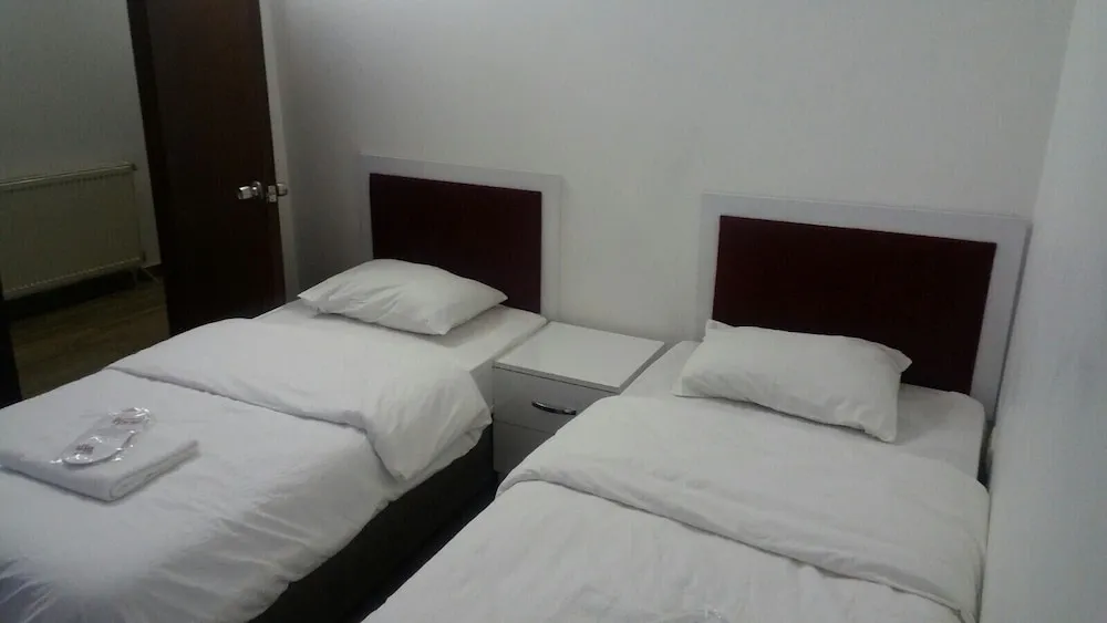 Basic Üç Kişilik Oda