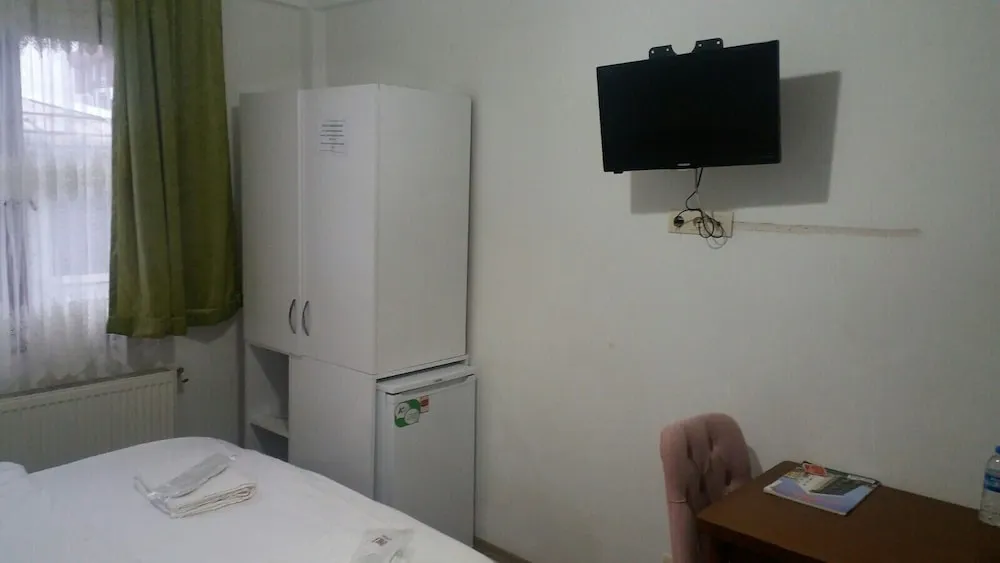 Basic Tek Büyük veya İki Ayrı Yataklı Oda