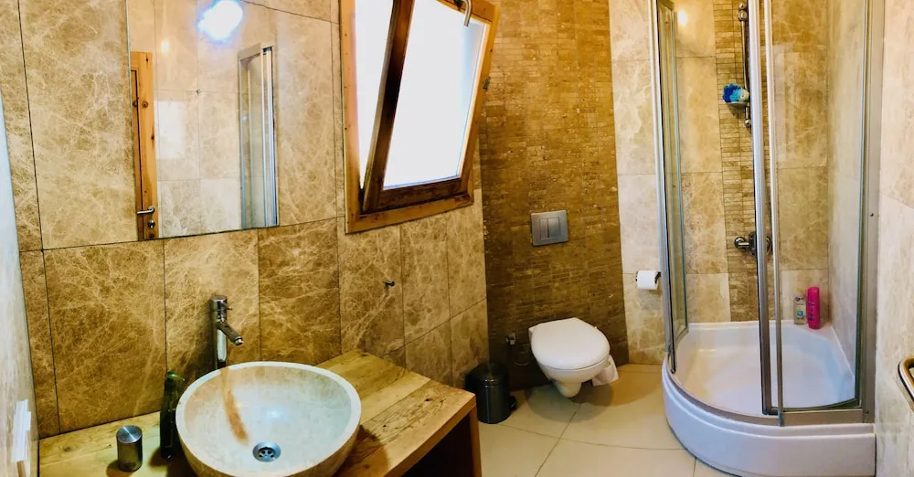 Exclusive Tek Büyük Yataklı Oda 1