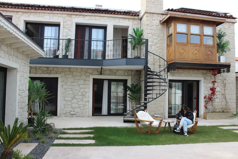 Aura Village Alaçatı