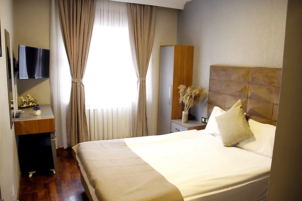 Standard Tek Büyük Yataklı Oda