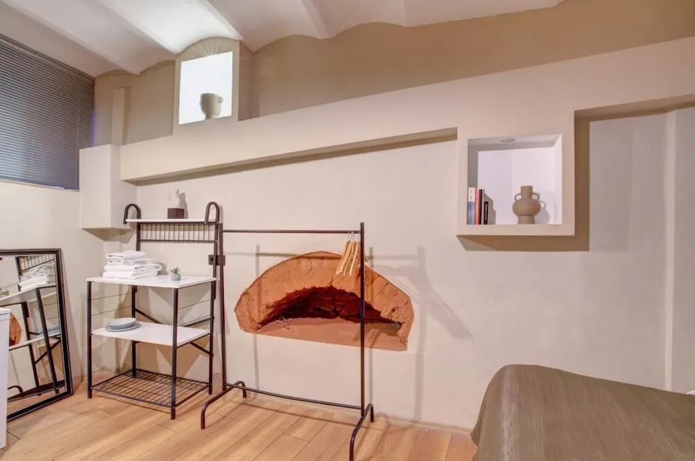 Economy Oda, 1 Büyük (Queen) Boy Yatak, Penceresiz, Zemin Kat