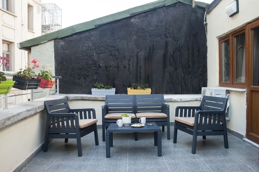 Standard Oda, 1 Büyük (Queen) Boy Yatak, Teras, Şehir Manzaralı