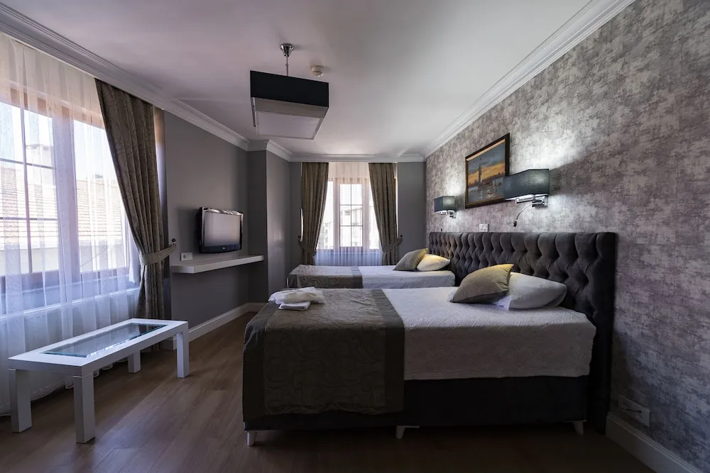 Tek Büyük veya İki Ayrı Yataklı Oda