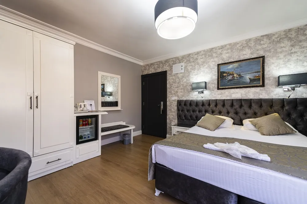 Tek Büyük veya İki Ayrı Yataklı Oda