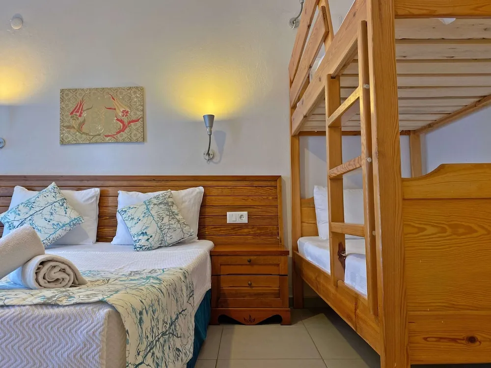 Bunk bed for 5 people