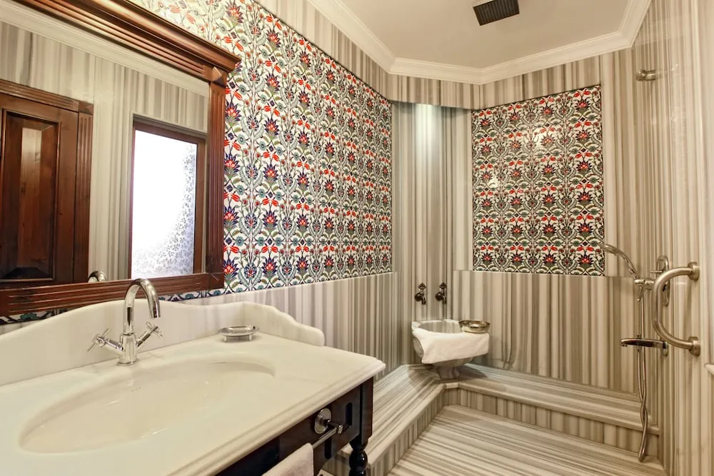 Deluxe Oda (Neighborhood View)