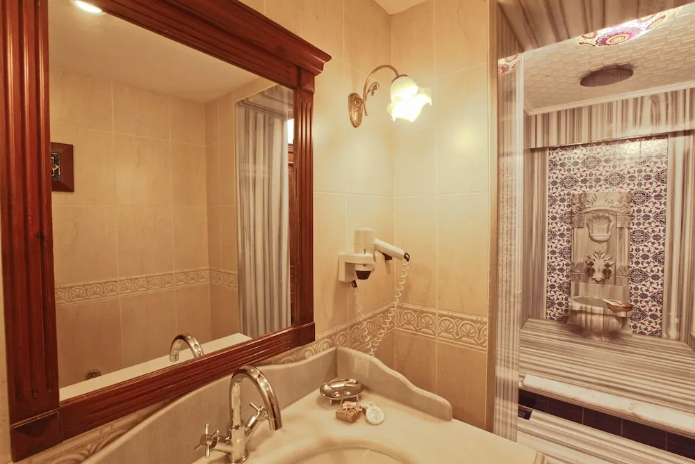 Room With Turkish Bath Ground Floor