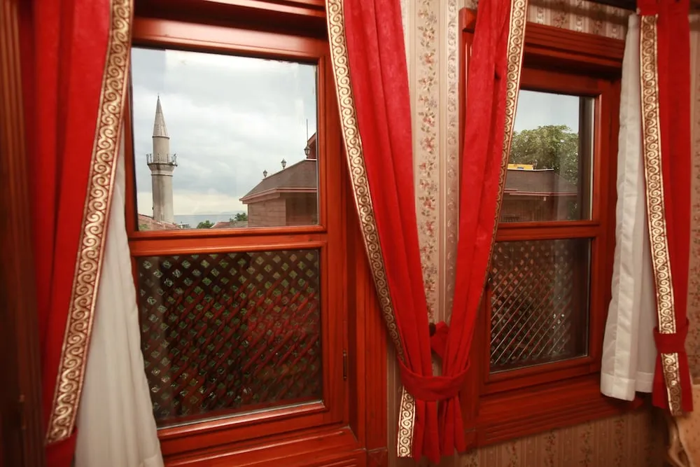 Tek Büyük Yataklı Oda (Neighborhood View)