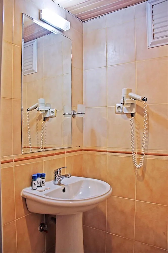 Standard Havuz Manzarali Oda