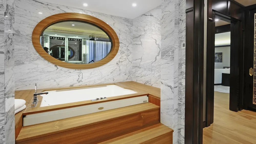 Süit, 1 En Büyük (King) Boy Yatak, Sigara İçilebilir, Club Dinlenme Salonu Girişi (High Floor)