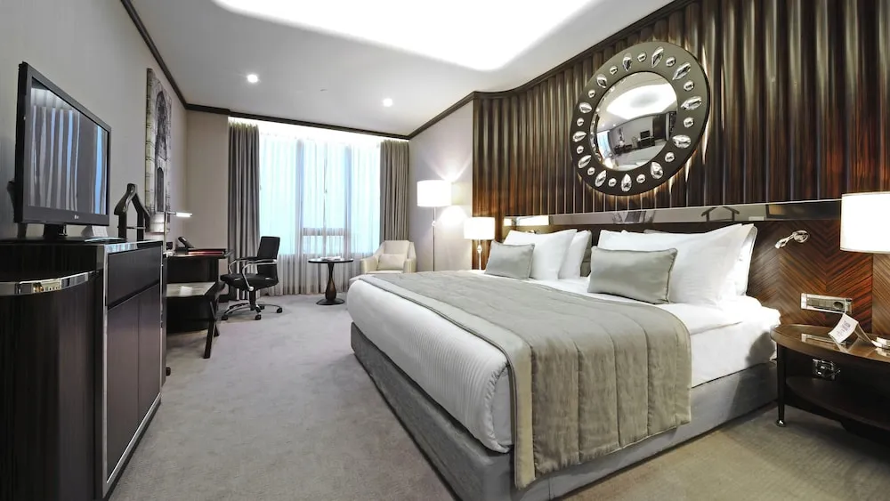 Standard Oda, 1 En Büyük (King) Boy Yatak, Club Dinlenme Salonu Girişi (High Floor)
