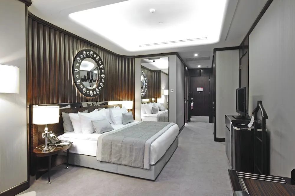 Standard Oda, 1 En Büyük (King) Boy Yatak, Club Dinlenme Salonu Girişi (High Floor)