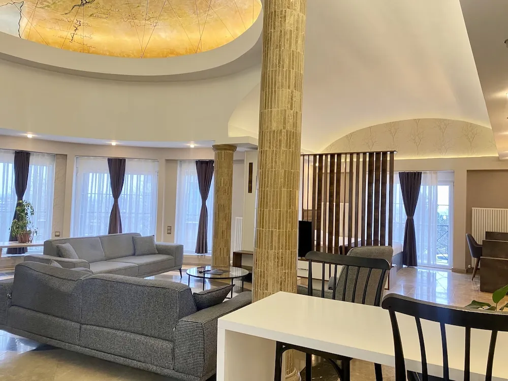 Grand Süit, Küvet, Şehir Manzaralı