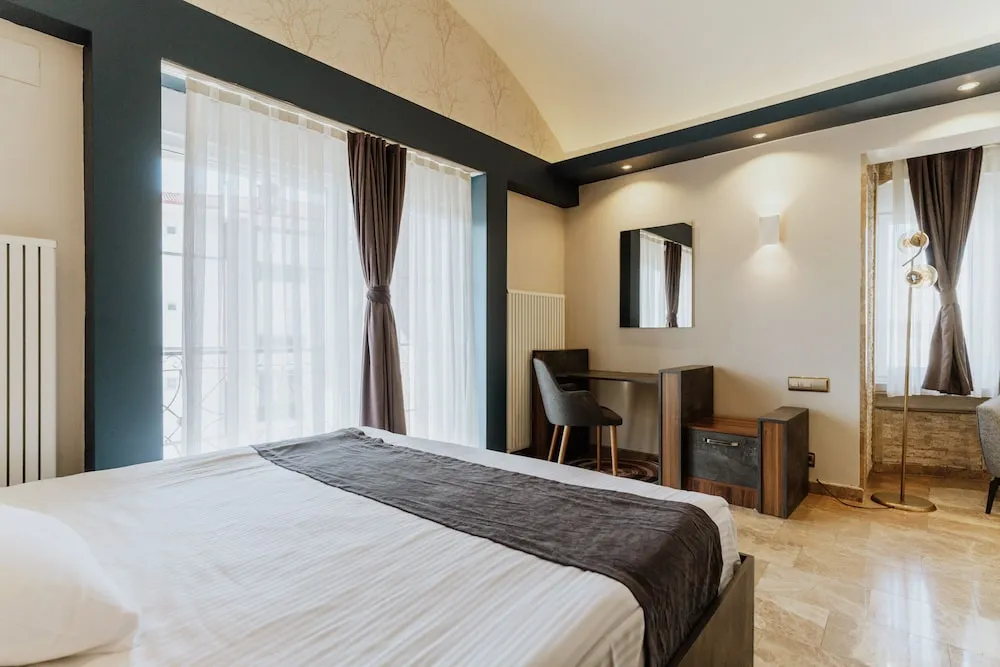 Grand Süit, Küvet, Şehir Manzaralı