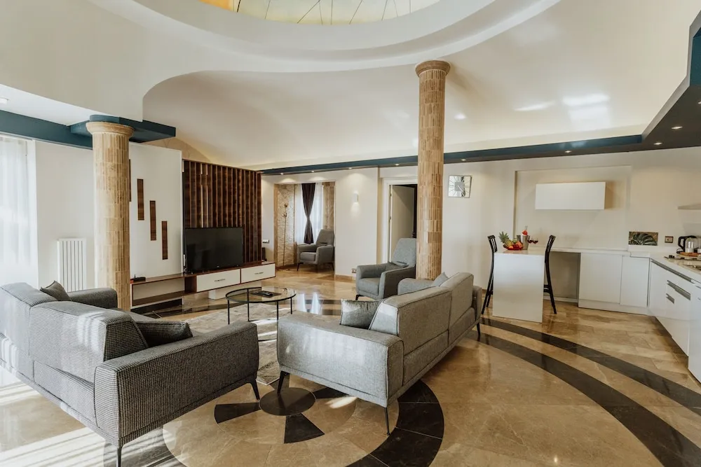 Grand Süit, Küvet, Şehir Manzaralı