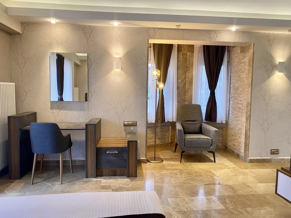 Grand Süit, Küvet, Şehir Manzaralı