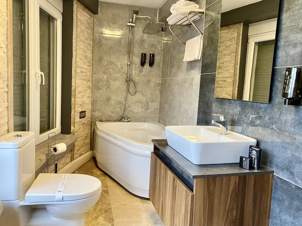 Grand Süit, Küvet, Şehir Manzaralı