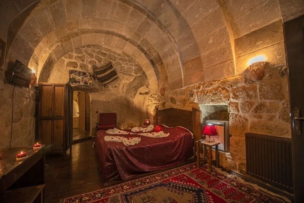 Double or Twin Cave Room