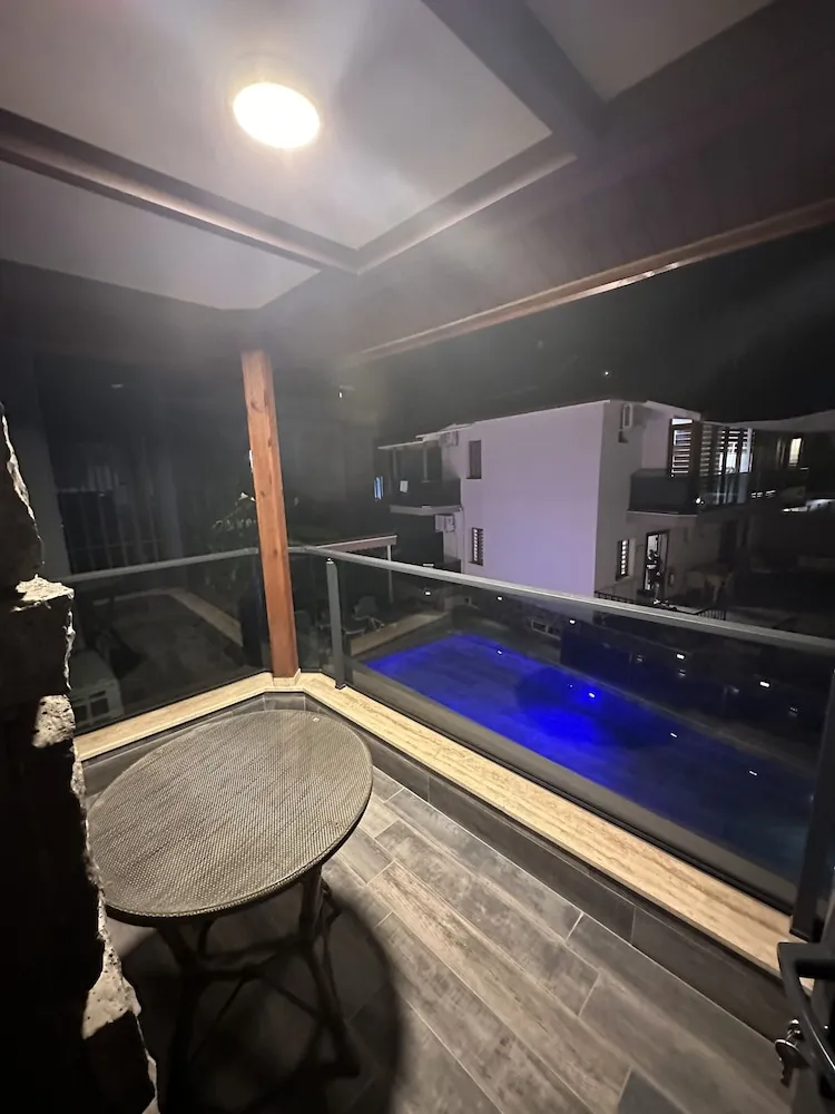 Luxury Tek Büyük veya İki Ayrı Yataklı Oda