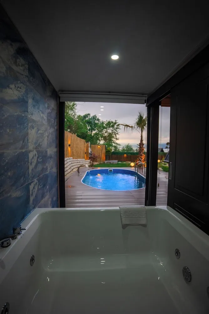 Deluxe Bungalov, 2 Yatak Odası, Göl Manzaralı