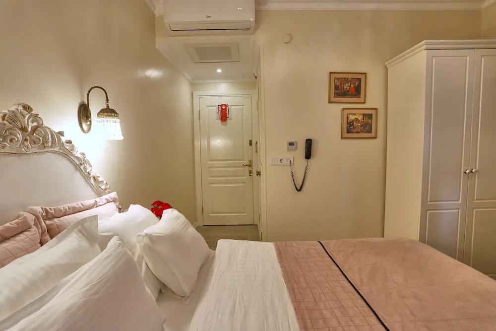 Deluxe Büyük Yataklı Tek Kişilik Oda