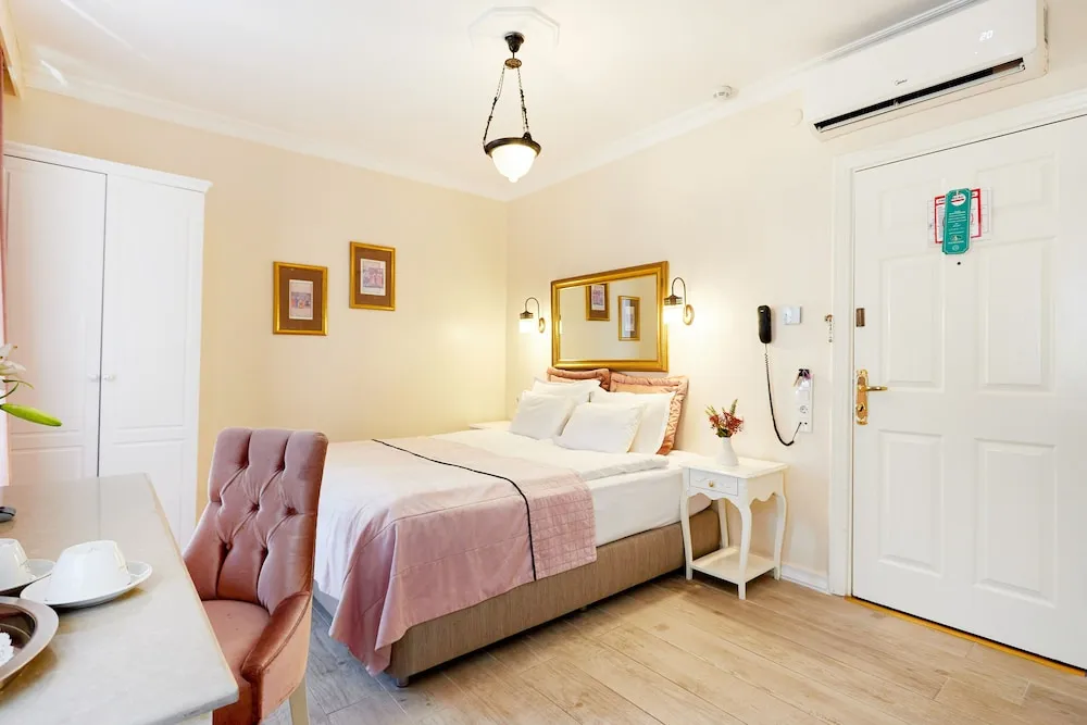 Deluxe Büyük Yataklı Tek Kişilik Oda