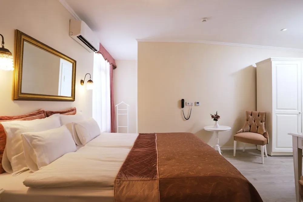 Deluxe Büyük Yataklı Tek Kişilik Oda