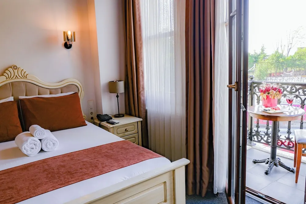 Deluxe Tek Büyük Yataklı Oda, Balkon, Deniz Manzaralı