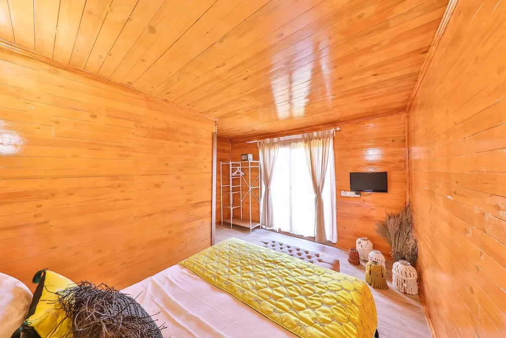 Standard Oda, Bahçeli