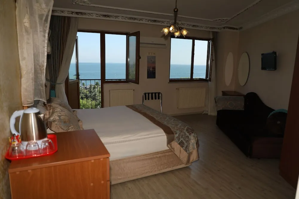Family Room with Balcony and Sea View