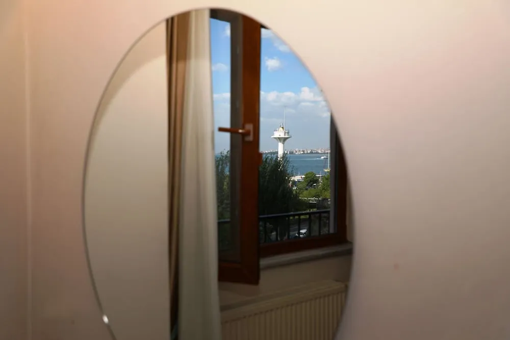 Family Room with Balcony and Sea View
