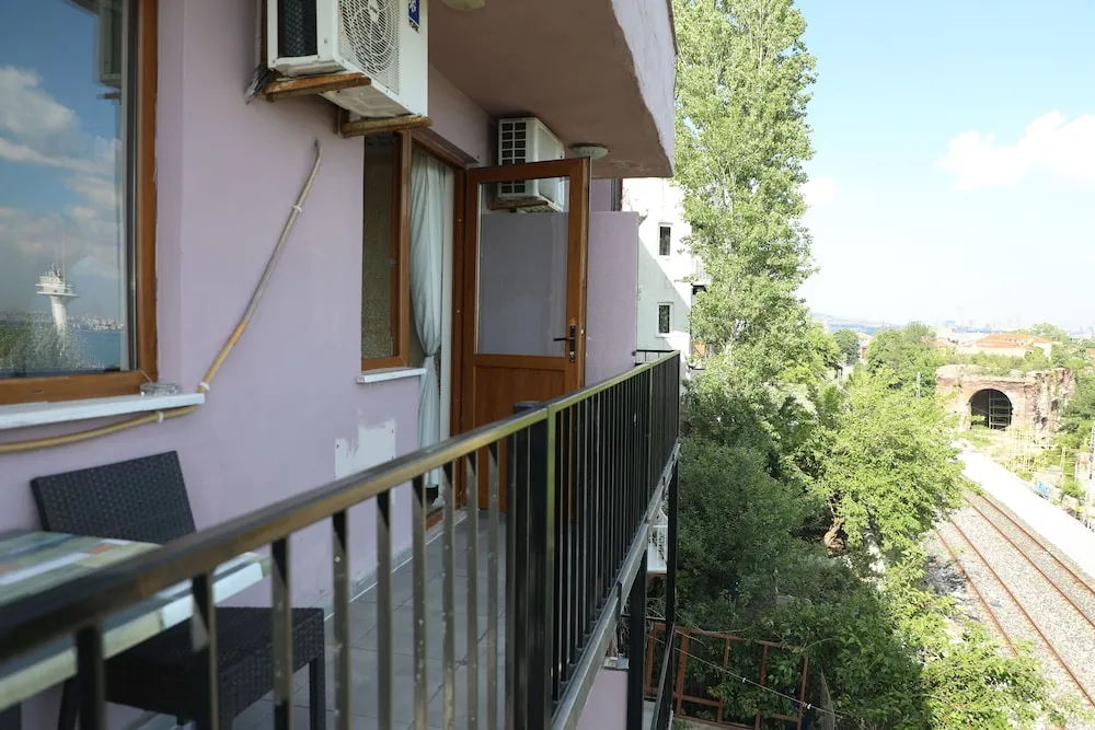 Family Room with Balcony and Sea View