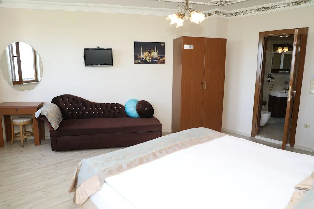 Family Room with Balcony and Sea View